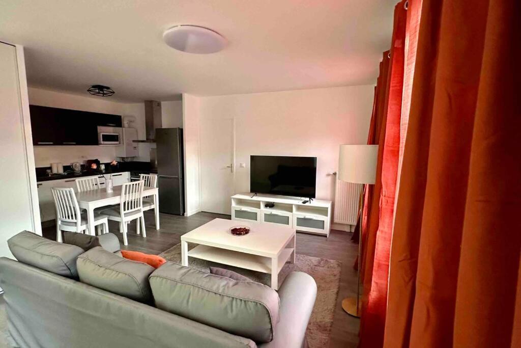 Appartement Cozy - Quartier Residentiel Melun Exterior photo
