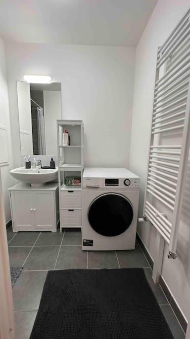 Appartement Cozy - Quartier Residentiel Melun Exterior photo