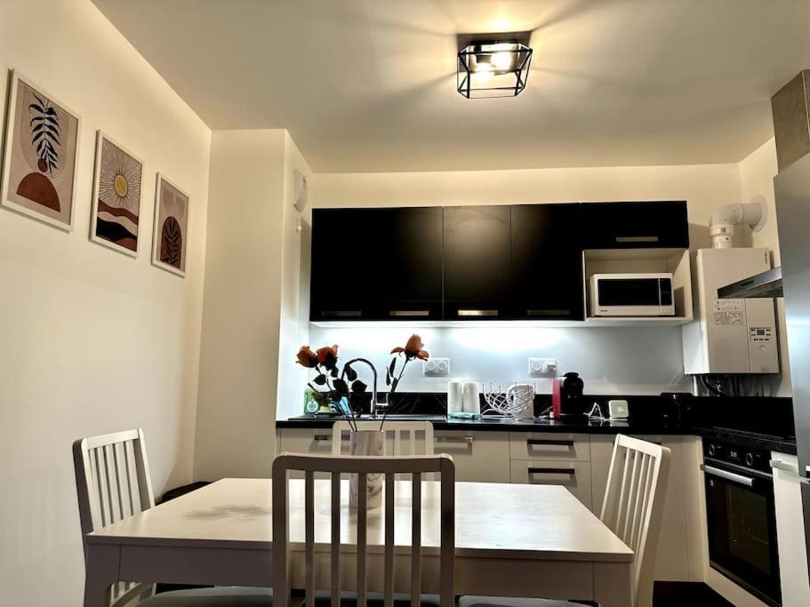 Appartement Cozy - Quartier Residentiel Melun Exterior photo