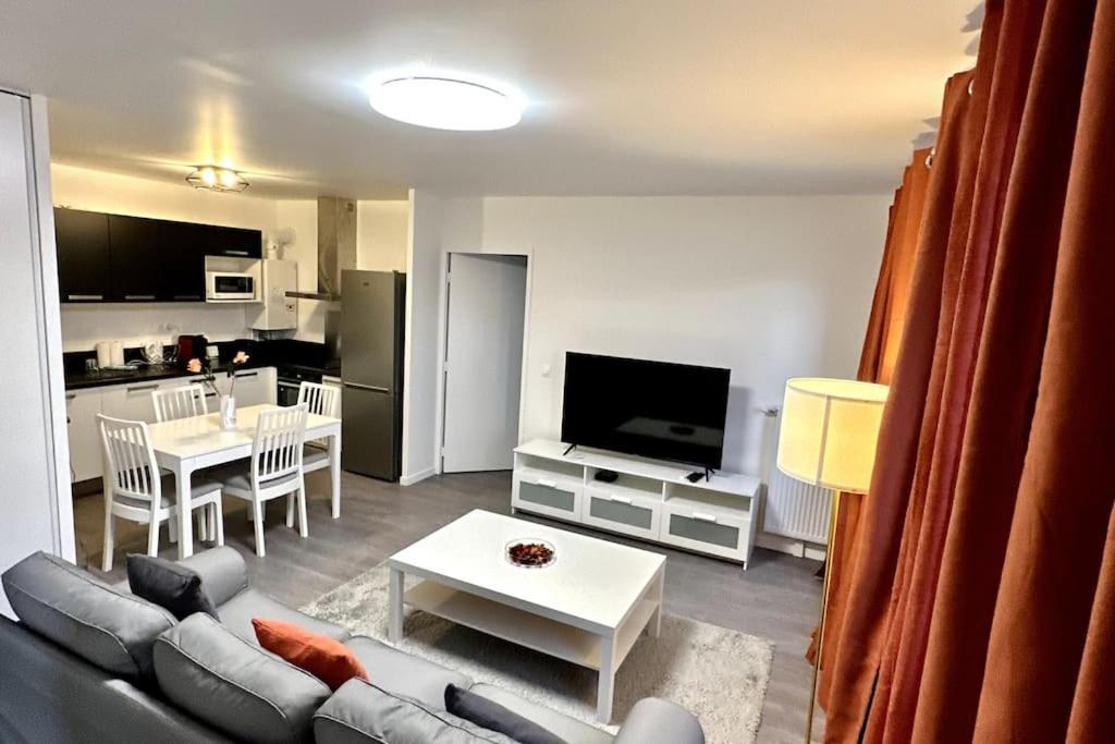 Appartement Cozy - Quartier Residentiel Melun Exterior photo
