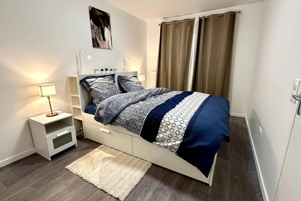 Appartement Cozy - Quartier Residentiel Melun Exterior photo
