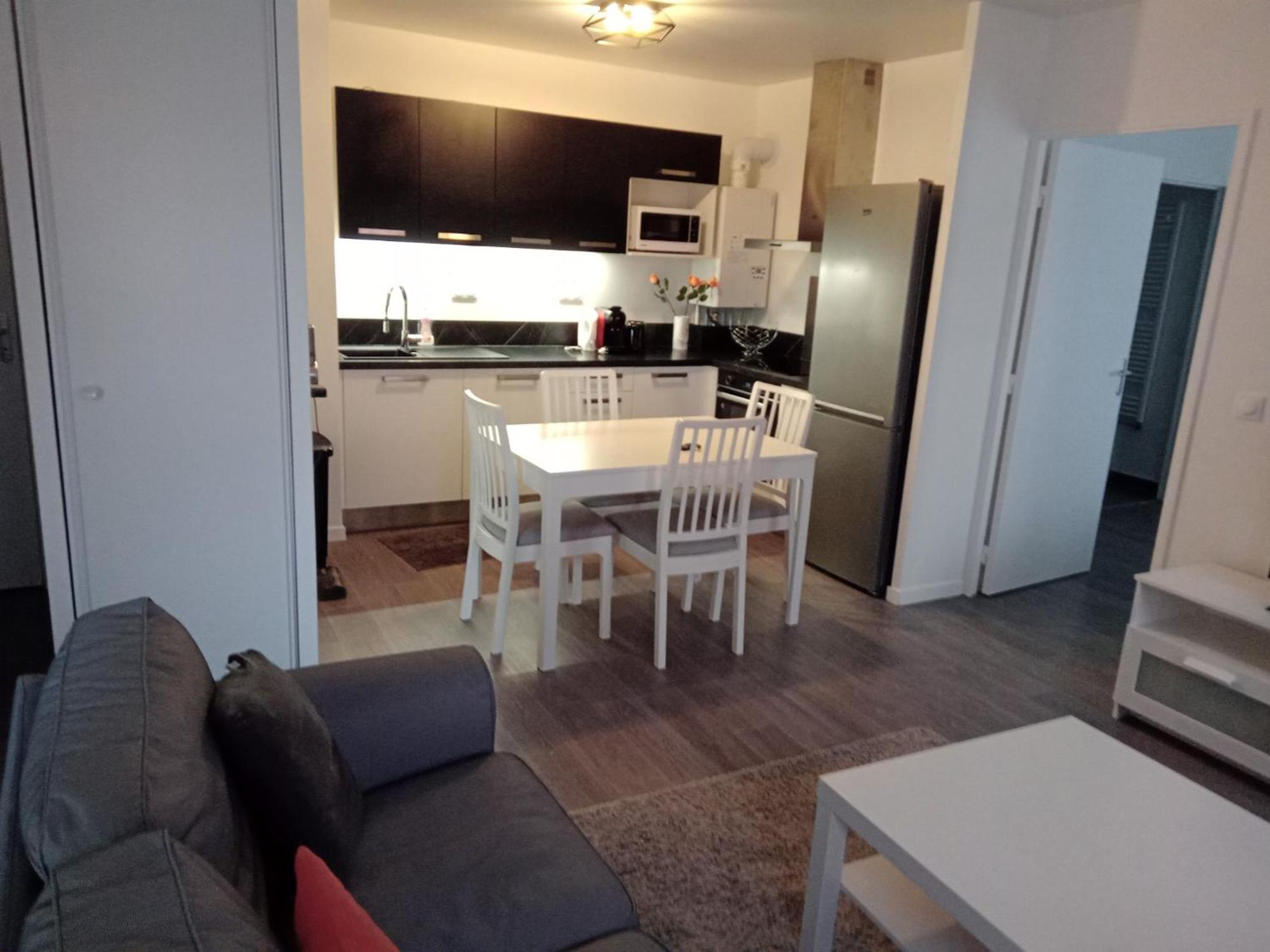 Appartement Cozy - Quartier Residentiel Melun Exterior photo